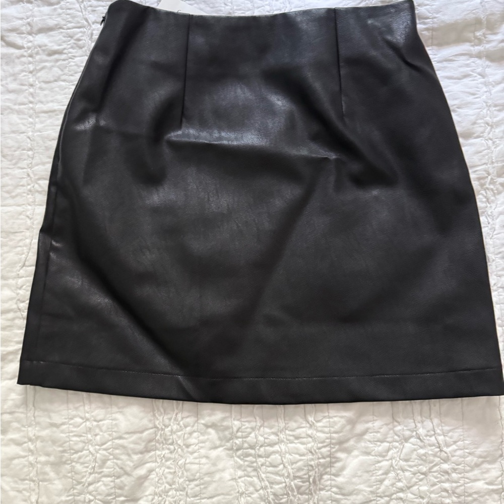 Francesca's Collections Black Mini Skirt